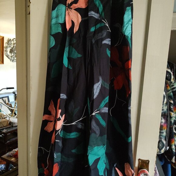 NWT Floral pants by The Kit - Picture 3 of 4